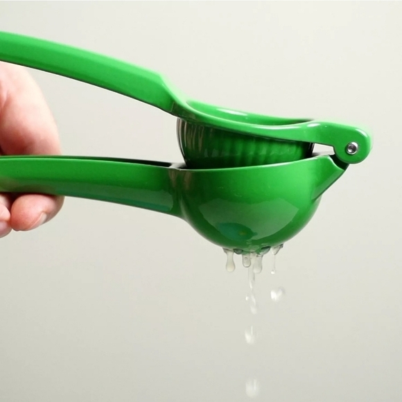 Manual Green Citrus Juicer - Picture 2 of 8